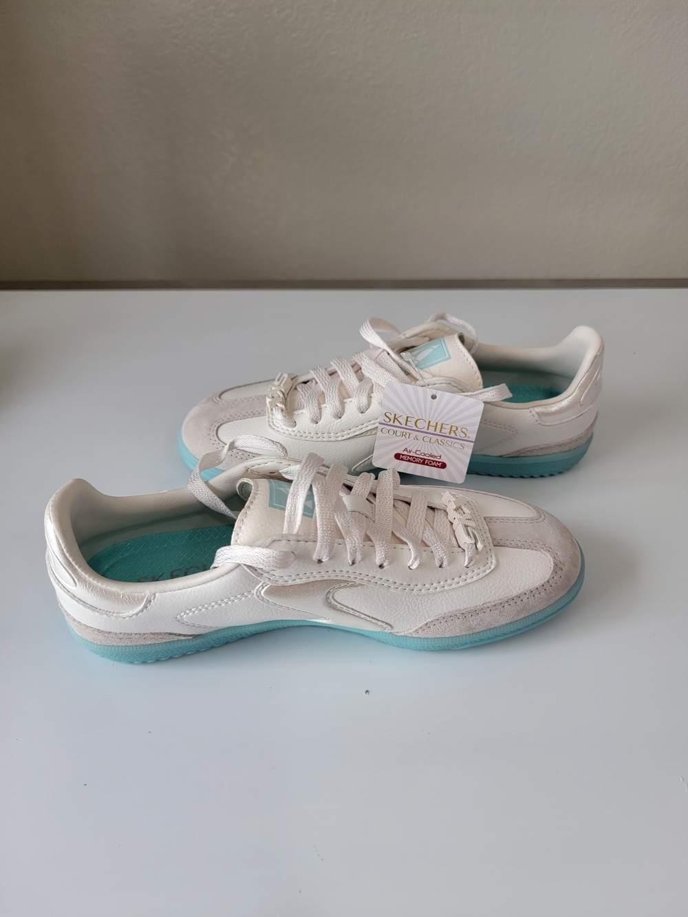 Skechers Hotshot Pretty Pastels Women's Size 6 White Aqua Retro Court Sneakers